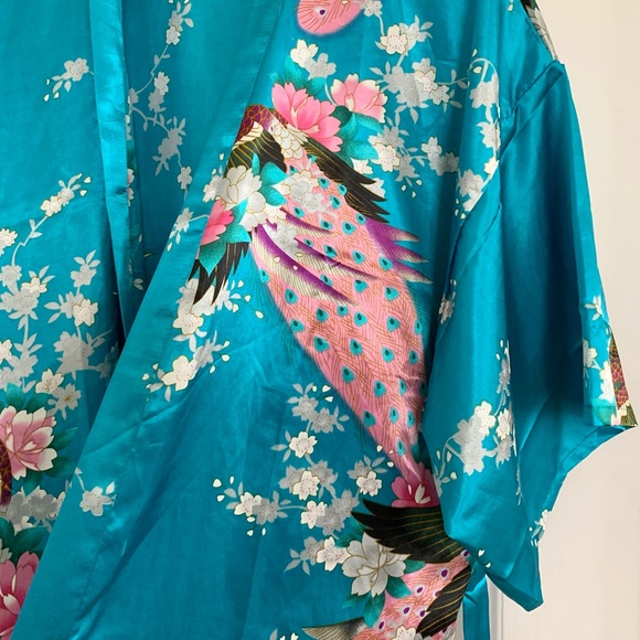 ✨ silky Japanese kimono peacock robe ✨ - Picture 3 of 4
